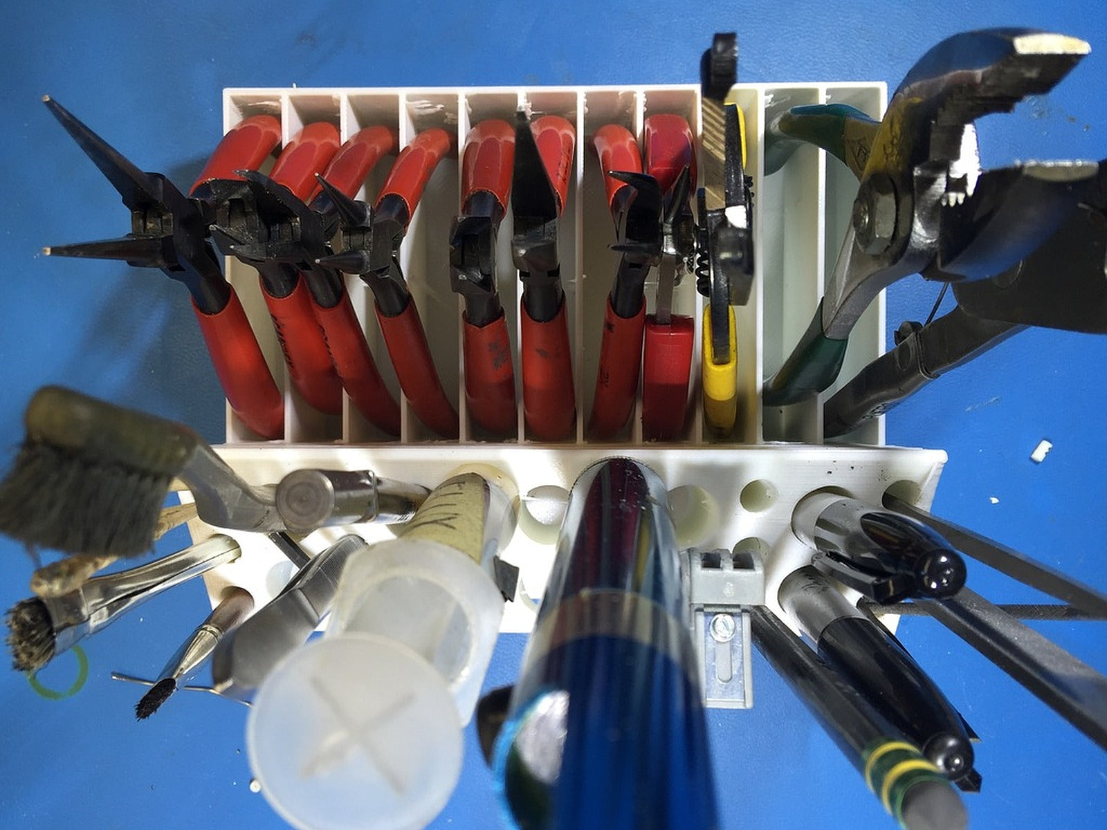 Plier stand with holes – 3D Baskı Modeli