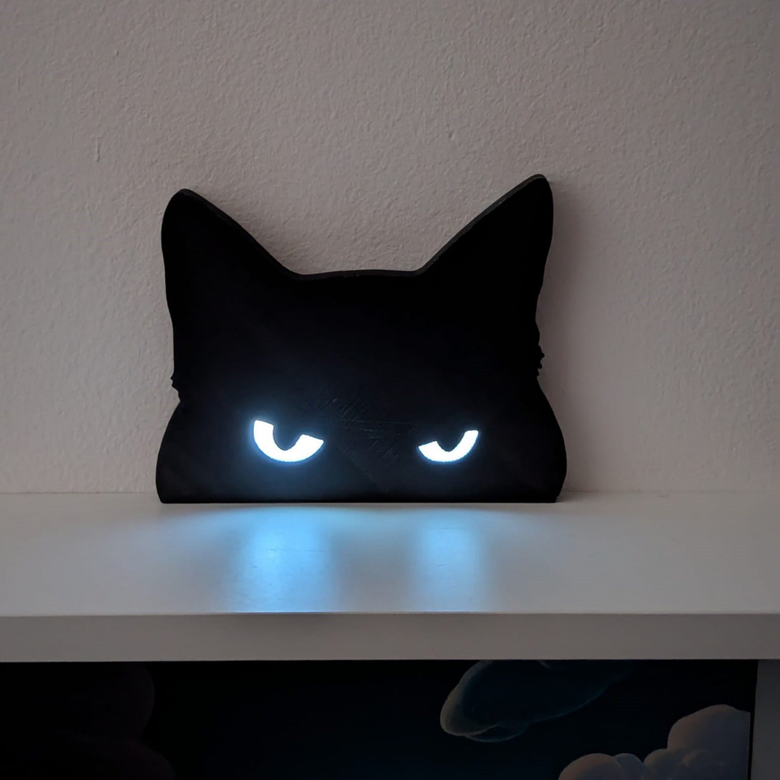 Angry Cat with glowing eyes – 3D Baskı Modeli