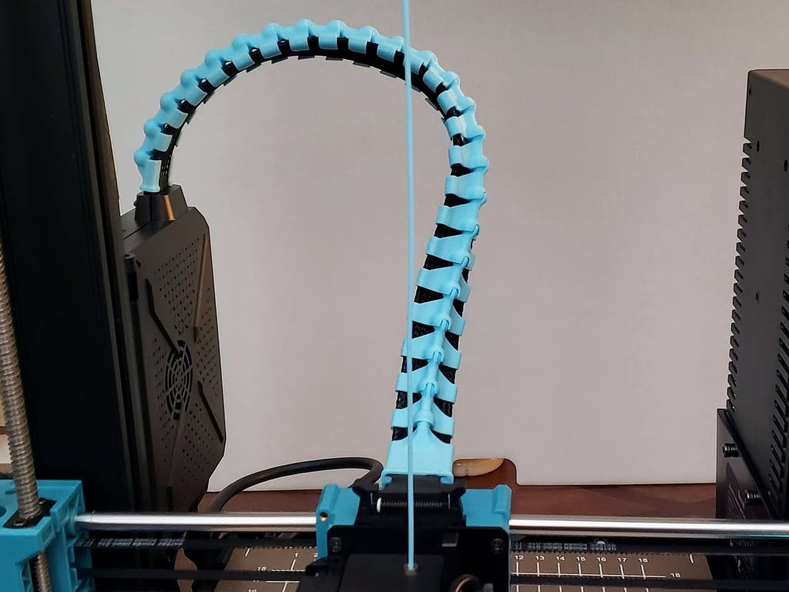 Cable Chain ( SPINE ) for SOVOL SV06 3d printer extruder cable – 3D Baskı Modeli