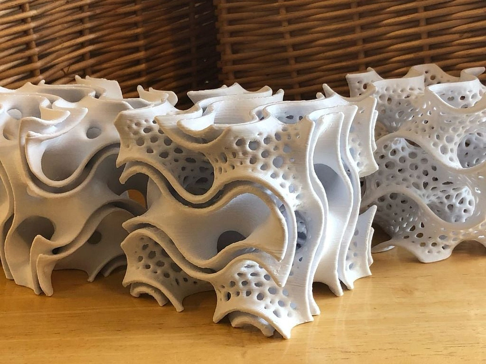Three Gyroid Sculptures – 3D Baskı Modeli