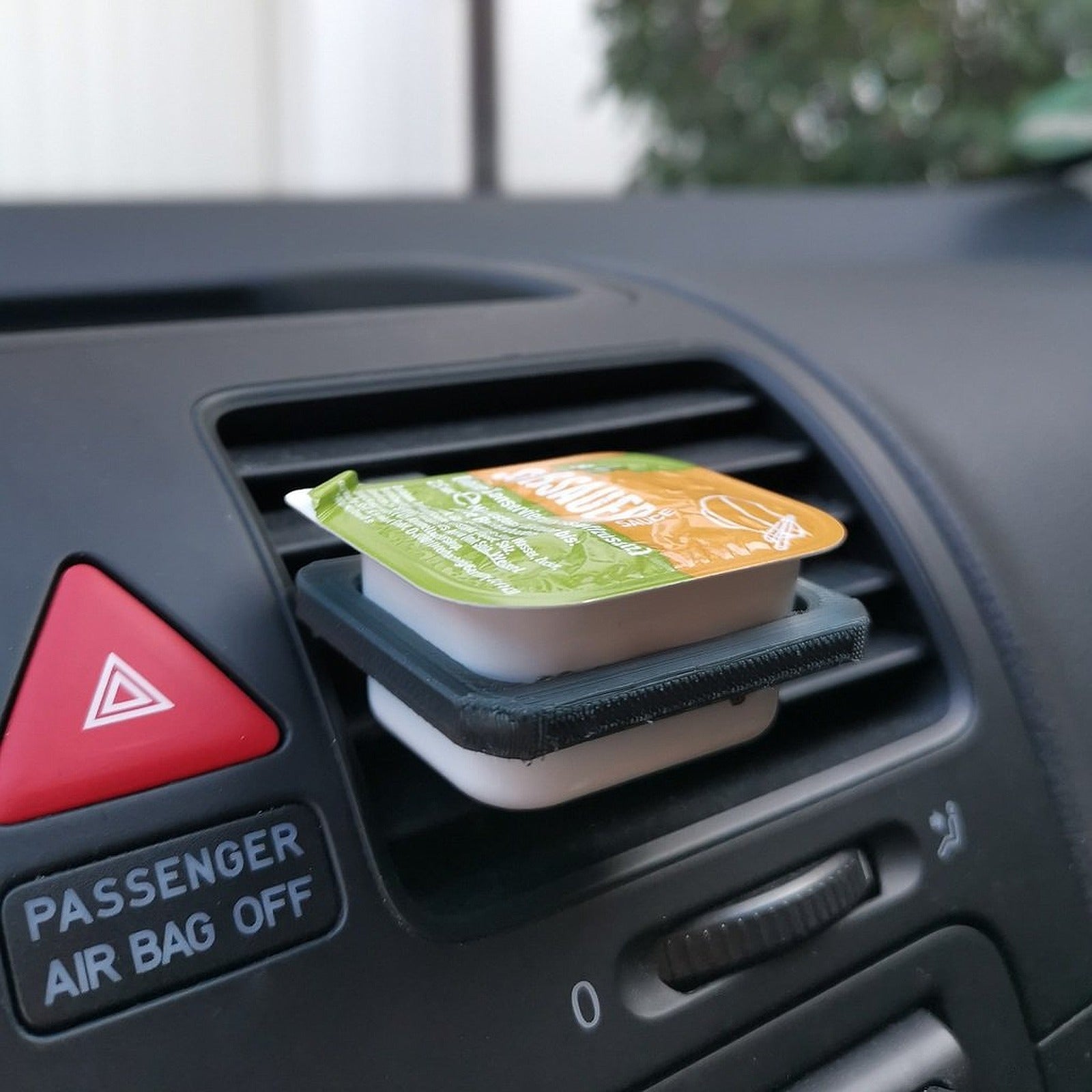 Sauce / Dip stand for car (Ventilation Suspender / Clip) – 3D Baskı Modeli