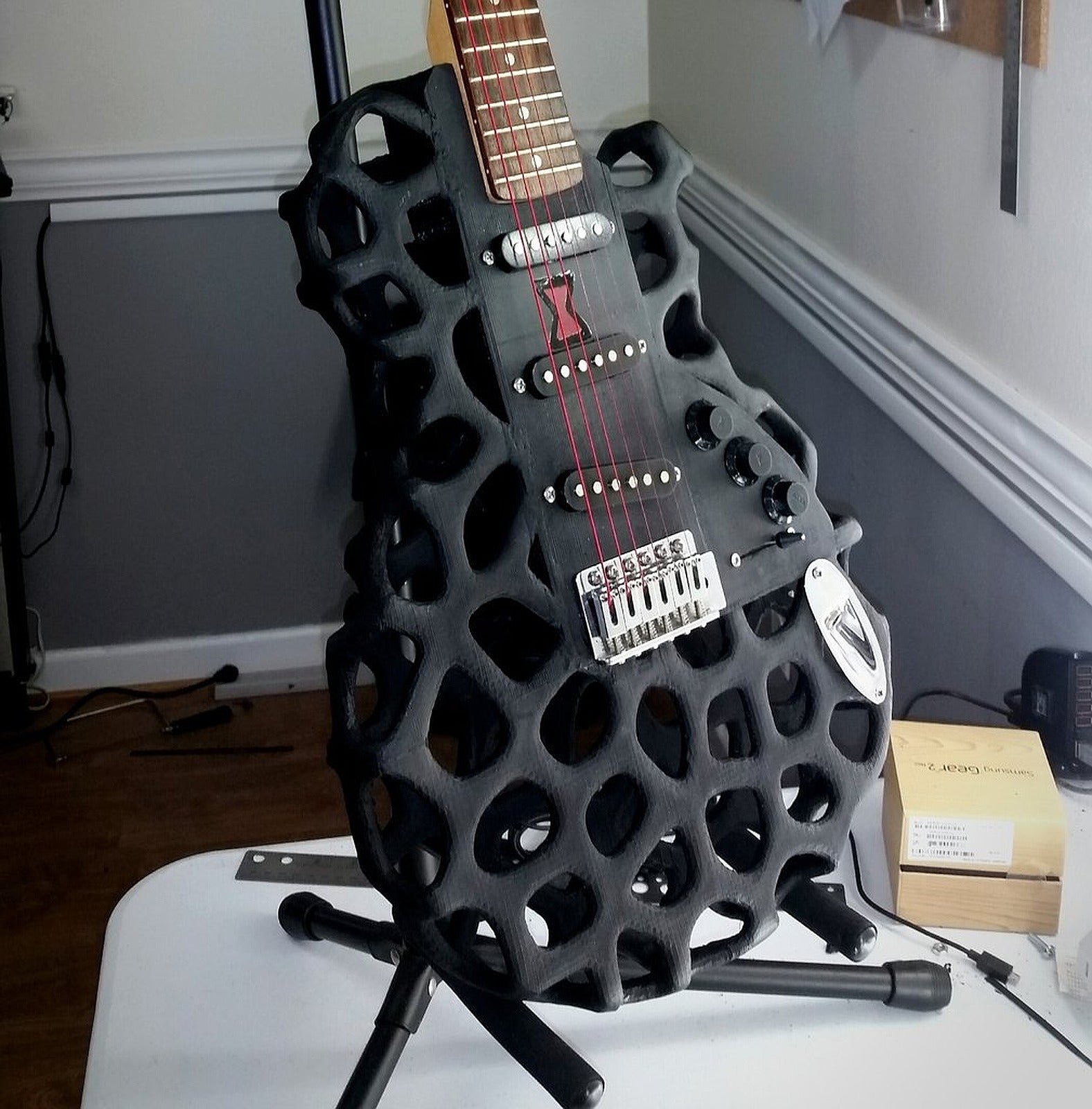 The Black Widow 3D Printed Guitar – 3D Baskı Modeli
