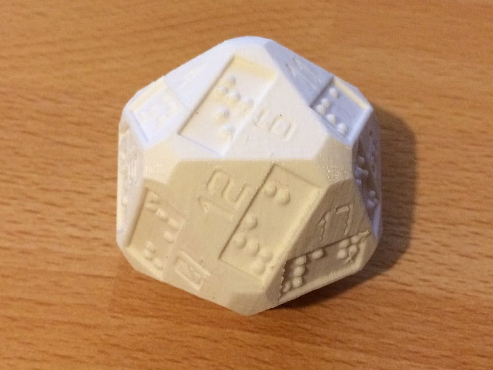 D20 (20 sided dice) with additional braille numbers – 3D Baskı Modeli