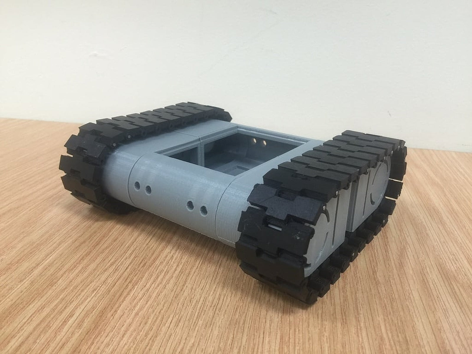 Drogerdy - Raspberry Pi Controlled Tank Bot – 3D Baskı Modeli