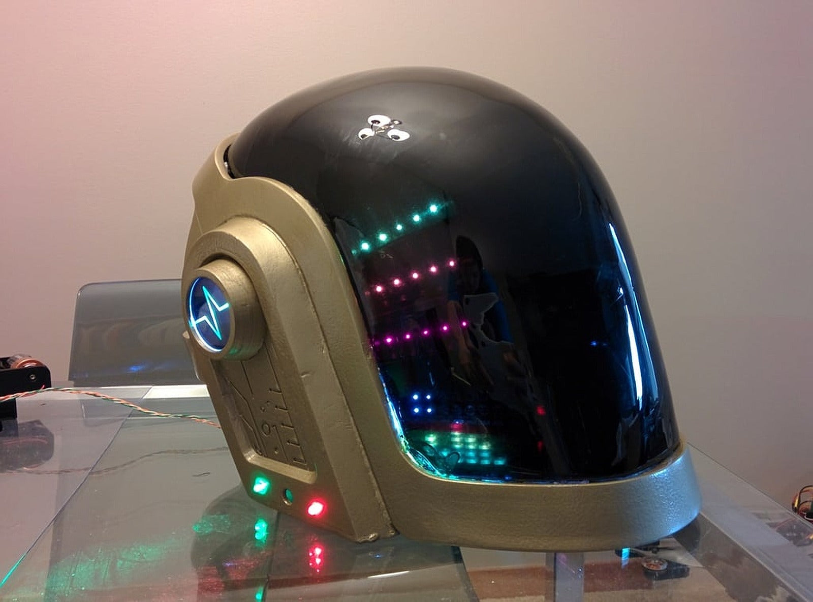 Daft Punk Guy Manuel 3D Printable Wearable Helmet – 3D Baskı Modeli