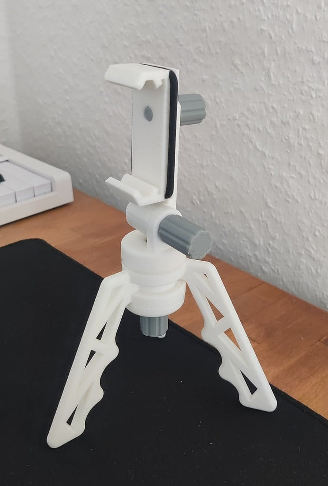 Smartphone Tripod for Landscape/Portrait mode – 3D Baskı Modeli