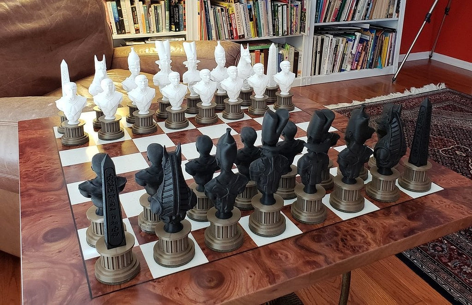 Egyptian Chess Set on Column Pedestals – 3D Baskı Modeli