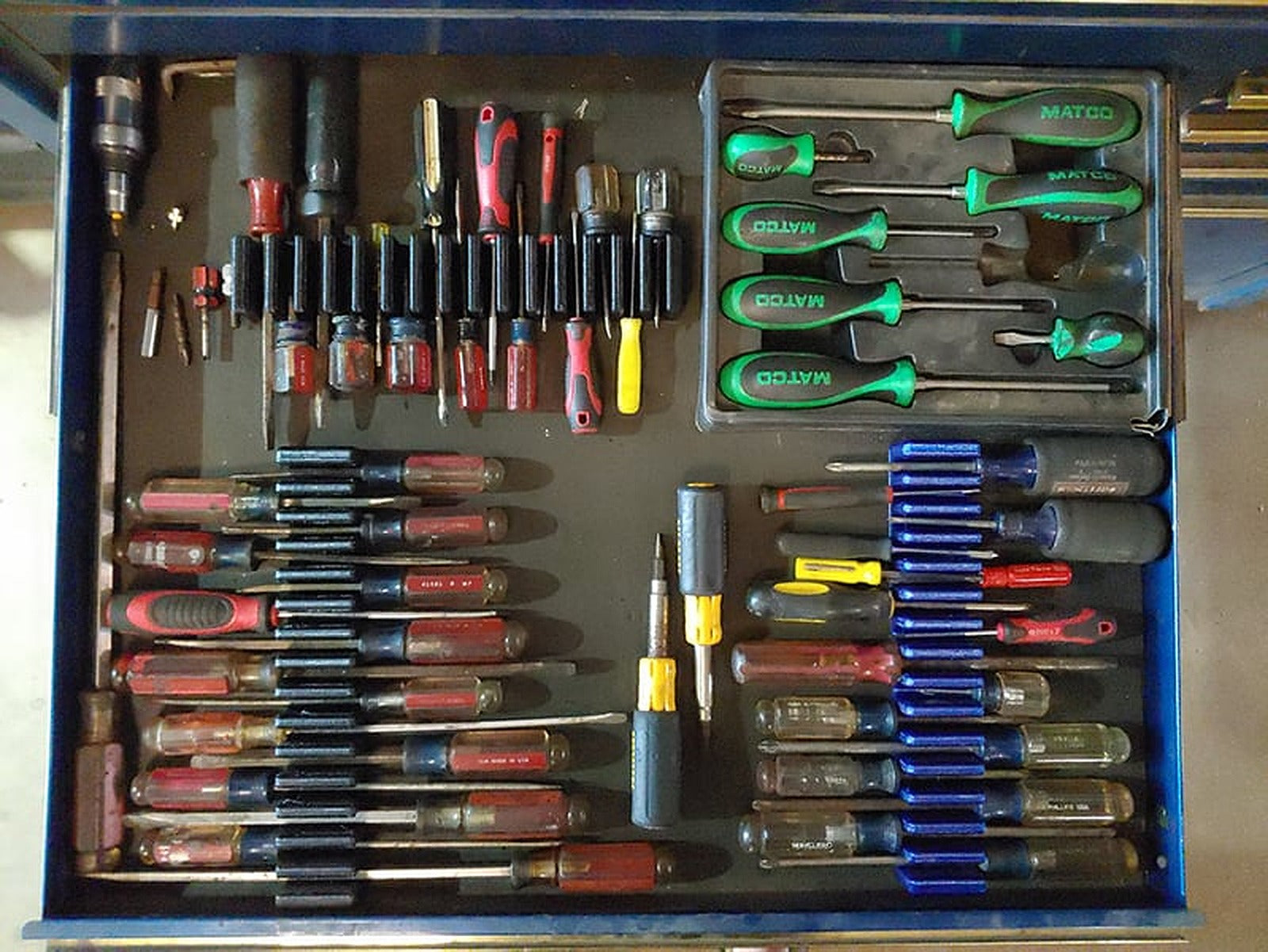Screw Driver Rack with Magnetic Hold Downs, for Tool çekmece – 3D Baskı Modeli