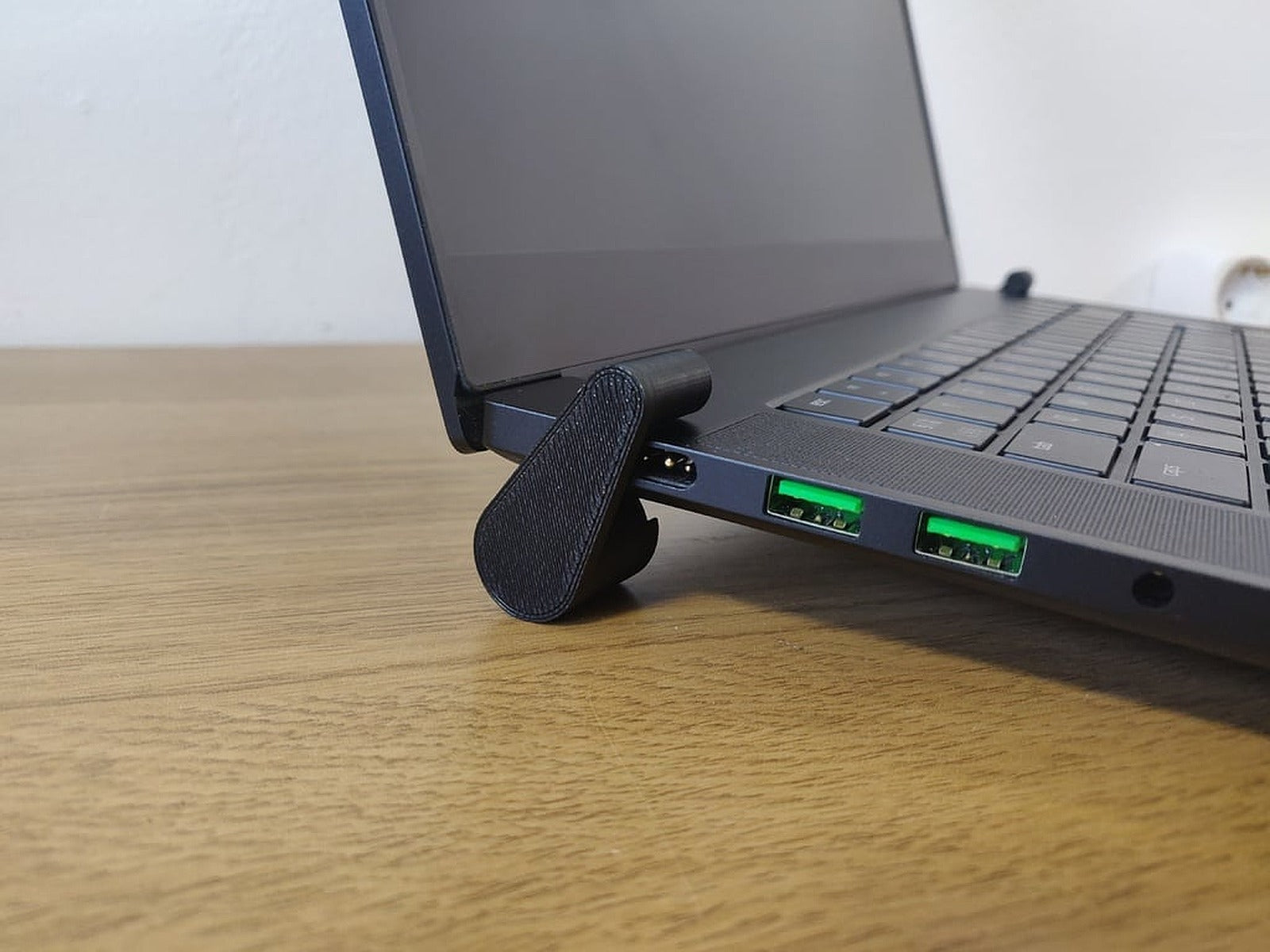 KUNA laptop stand smaller with 15mm clearance – 3D Baskı Modeli
