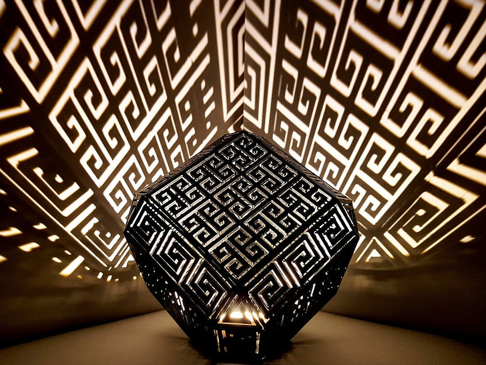 Greek Meander Lamp – 3D Baskı Modeli