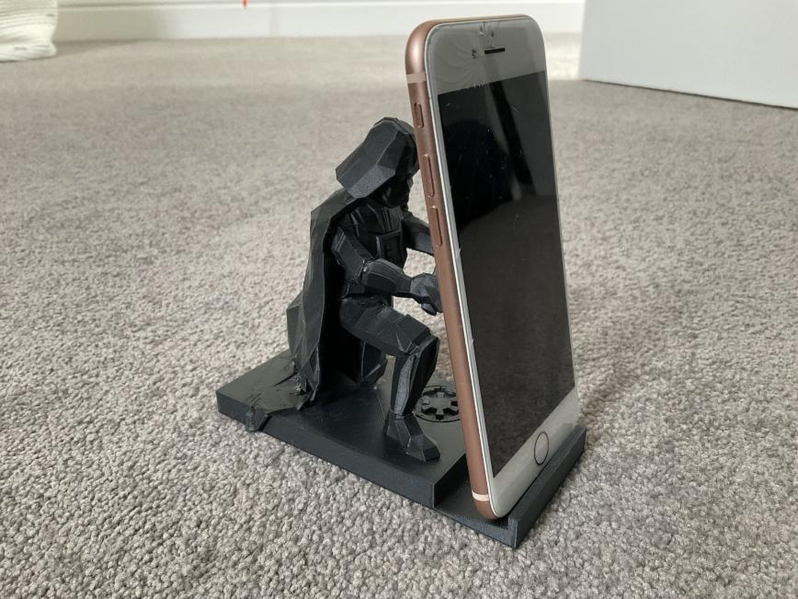 Darth Vader telefon stand – 3D Baskı Modeli