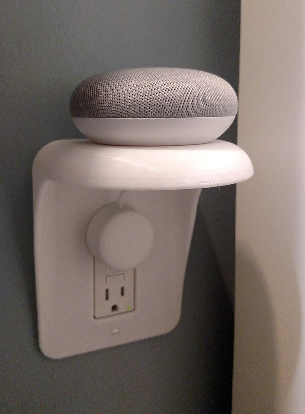 Smart Home Outlet Shelf – 3D Baskı Modeli