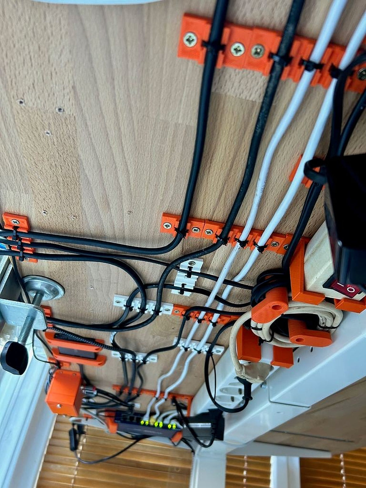 Under Desk Cable Management – 3D Baskı Modeli