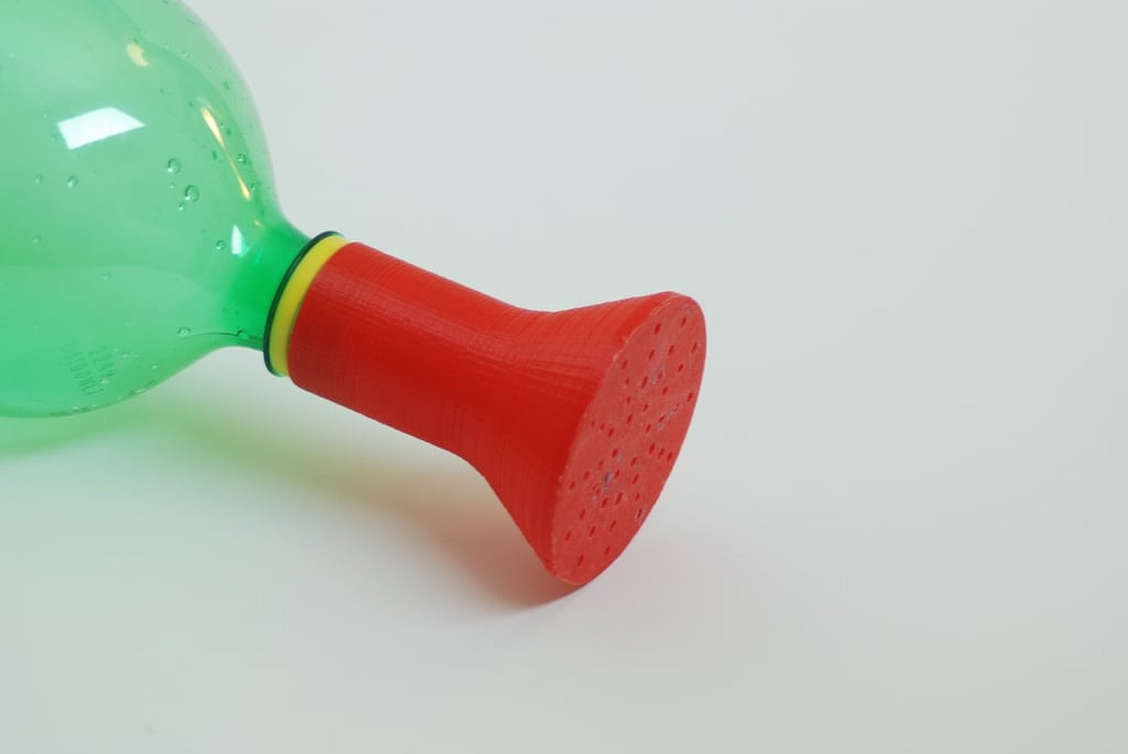 Watering spout for 2 liter bottle – 3D Baskı Modeli