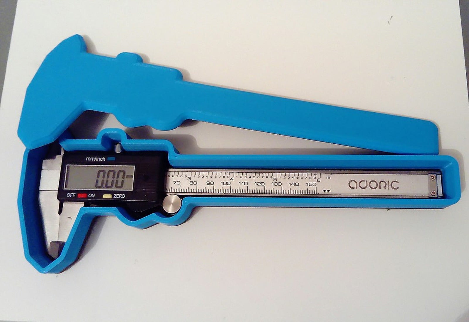 Caliper kutu/düzenleyici for "No Name" 150 mm Calipers with battery stand – 3D Baskı Modeli