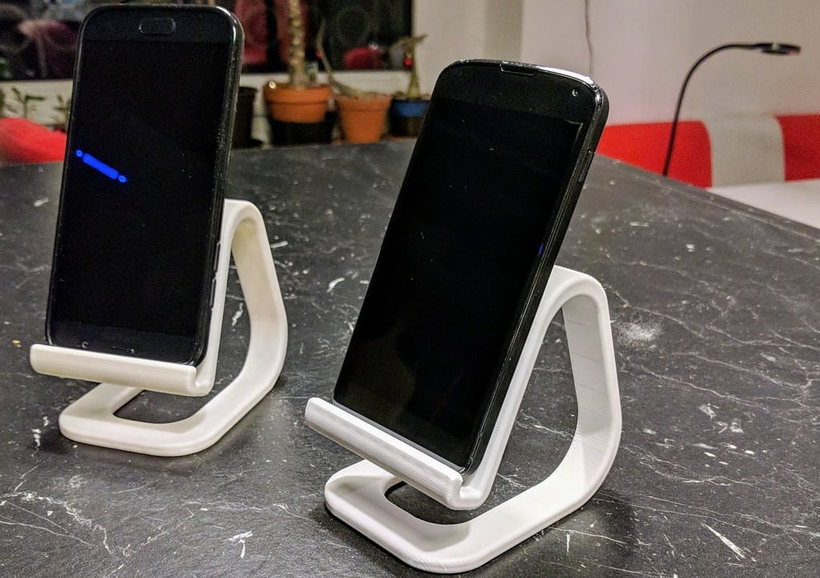Universal telefon stand (even for large telefon) – 3D Baskı Modeli