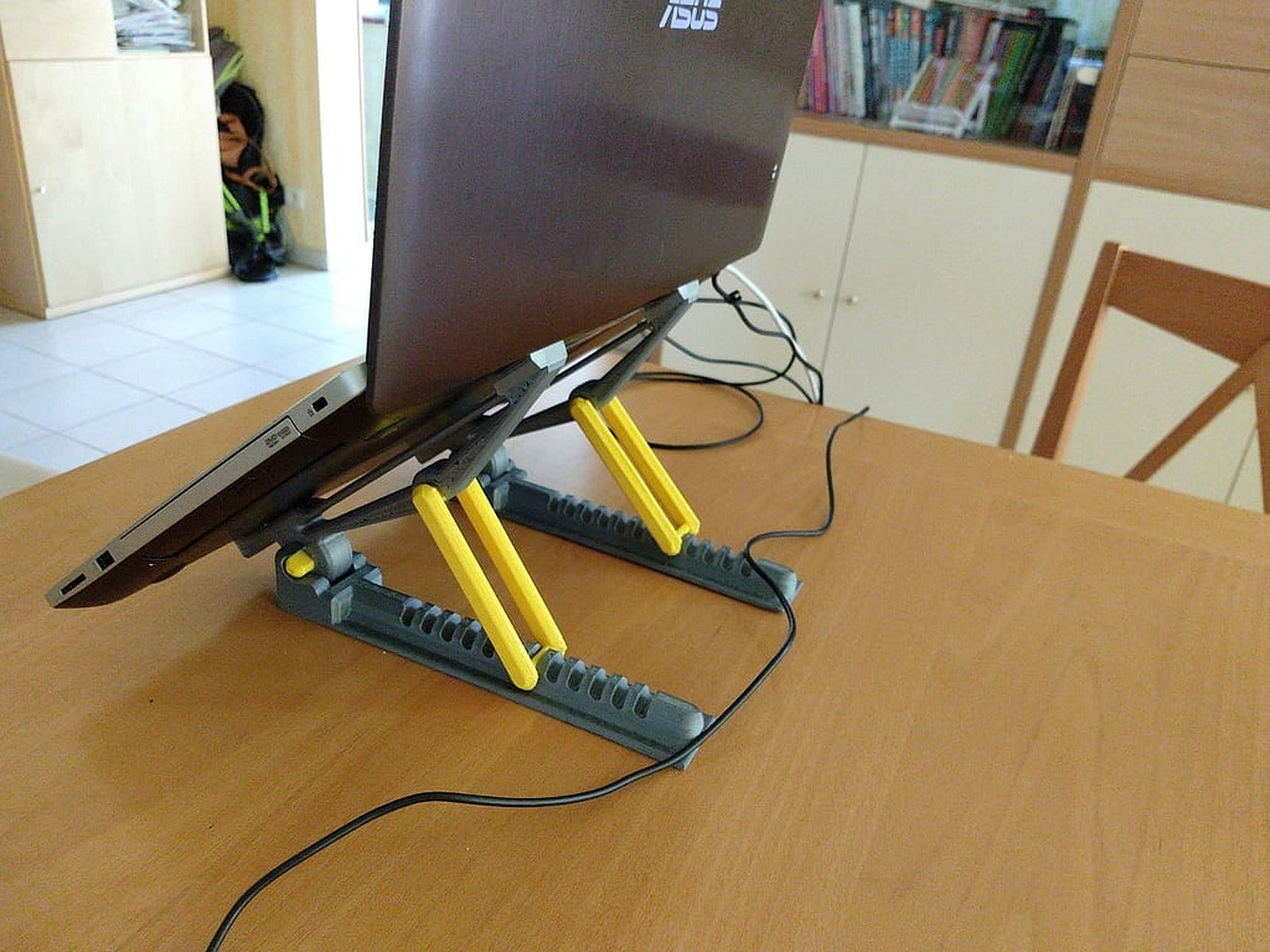 Strong Light Repositionable Laptop stand – 3D Baskı Modeli