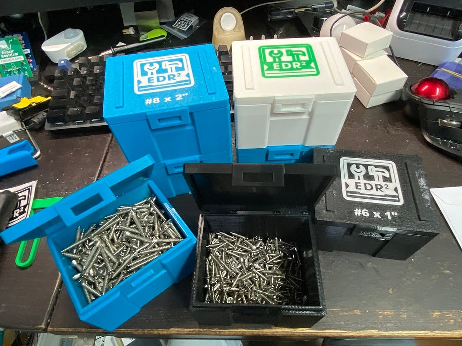 Screw kutu/düzenleyici with print in place hinges – 3D Baskı Modeli