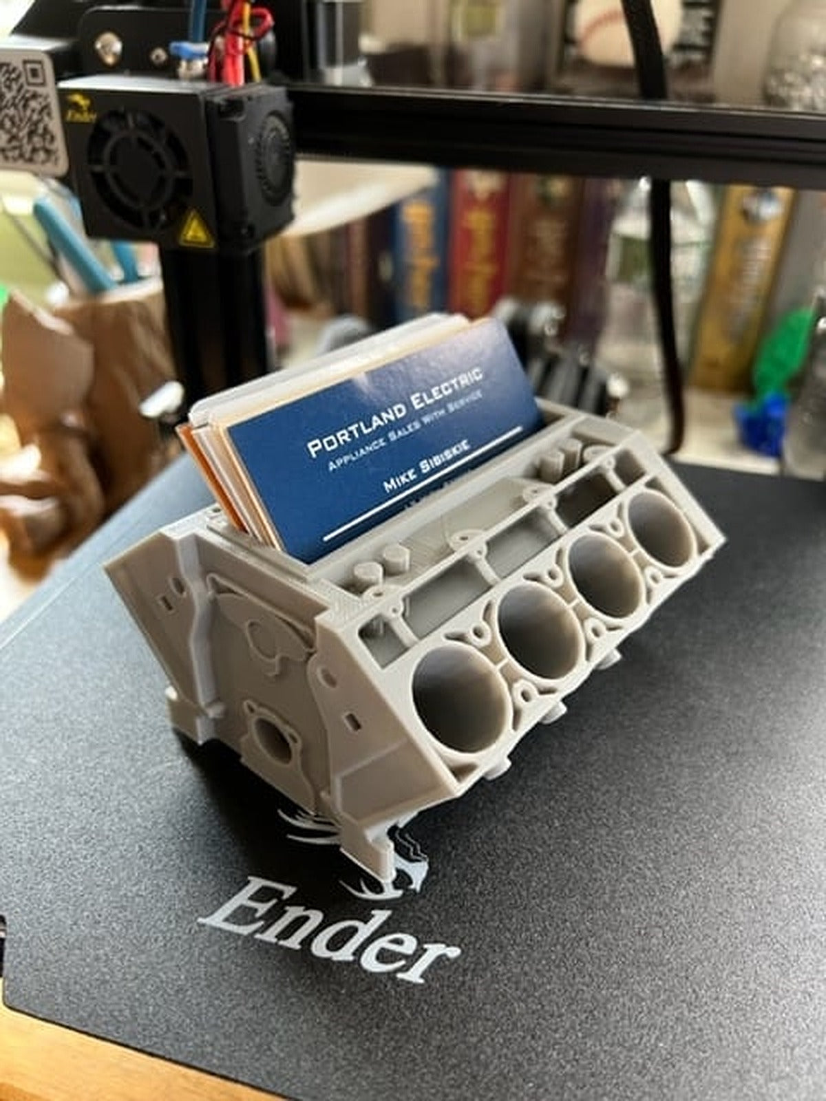 Deeper Engine Block Card stand Remix – 3D Baskı Modeli