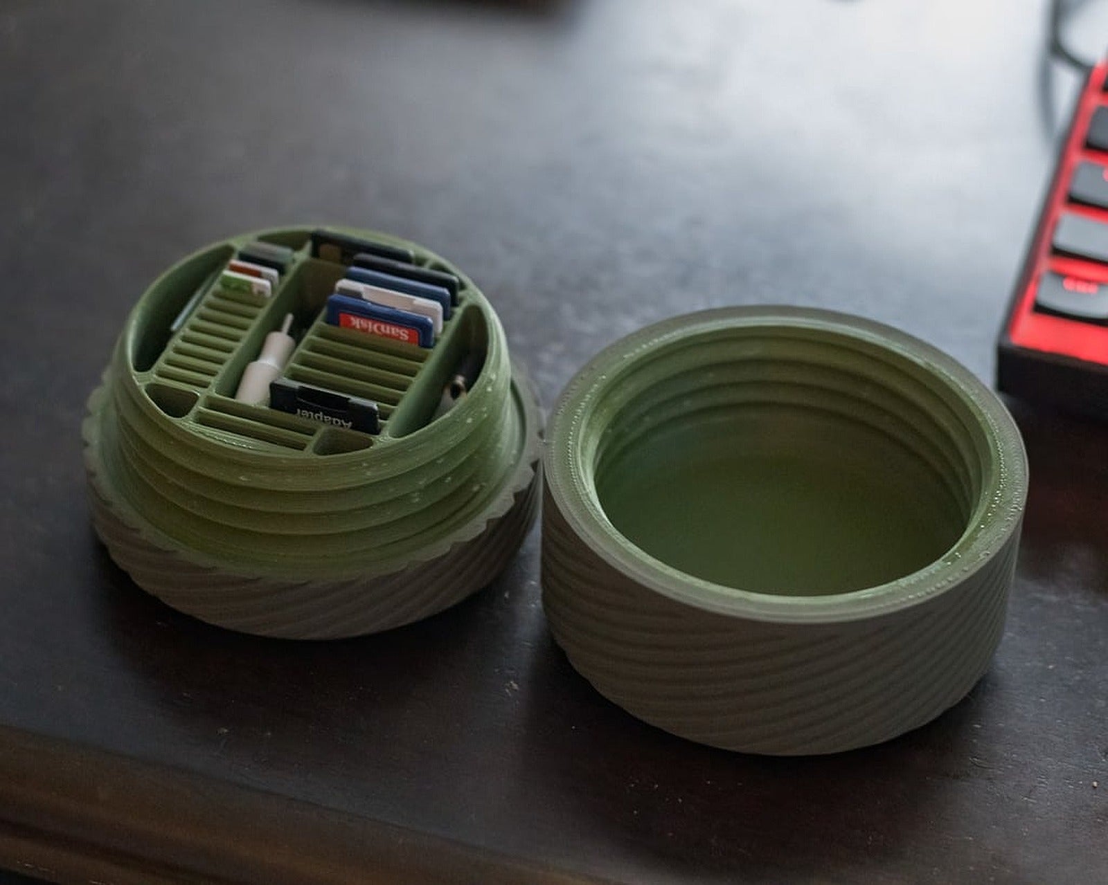 Two Part Threaded SD Card kutu/düzenleyici kılıf – 3D Baskı Modeli