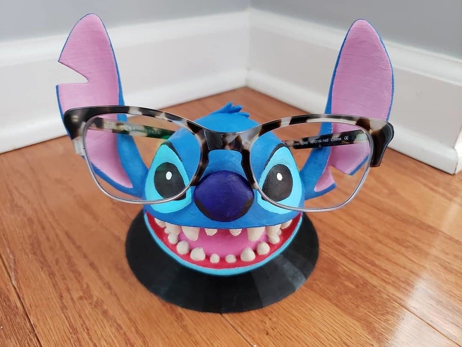 Stitch Eyeglass stand – 3D Baskı Modeli