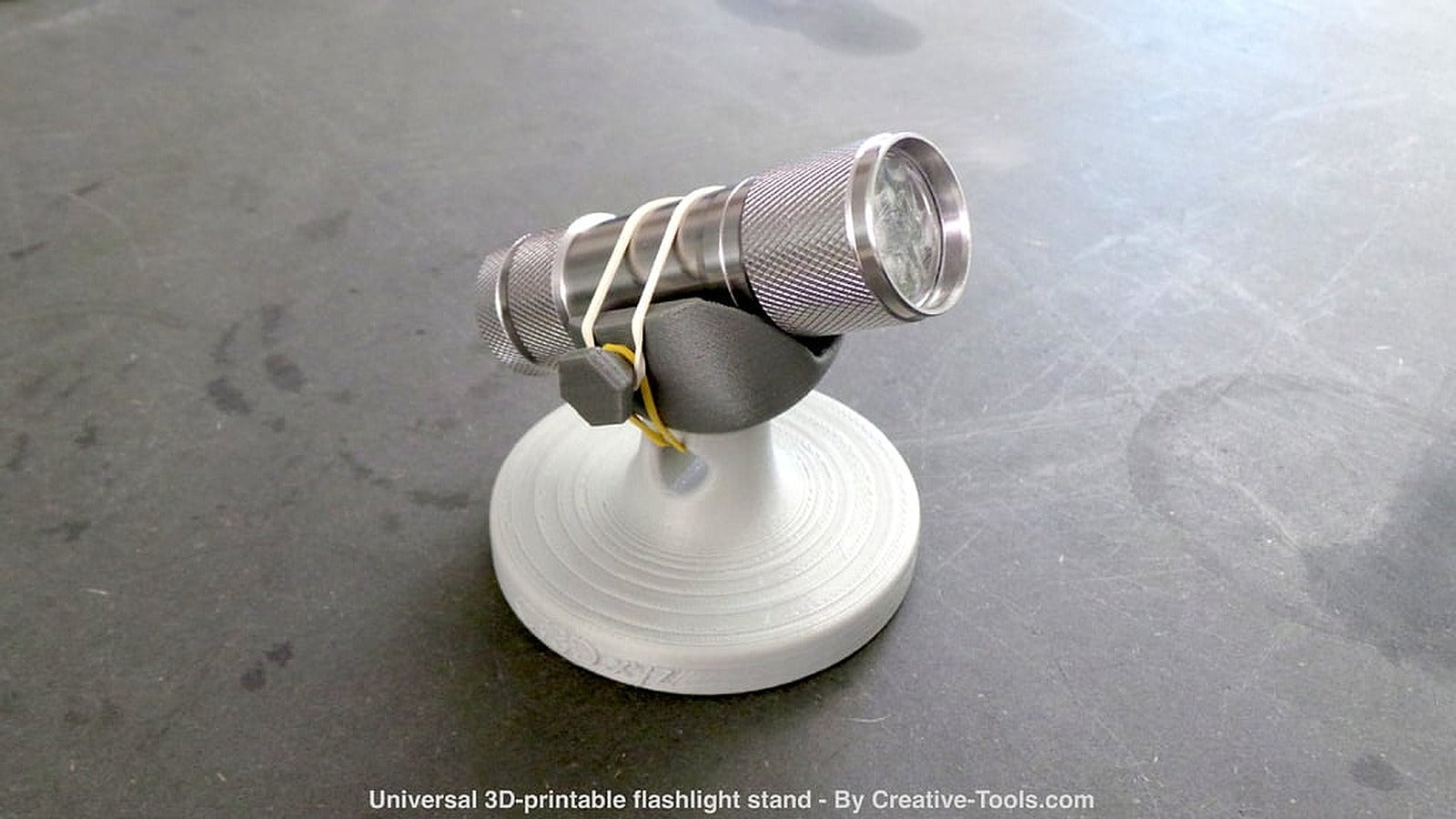 Universal 3D-printable flashlight stand – 3D Baskı Modeli