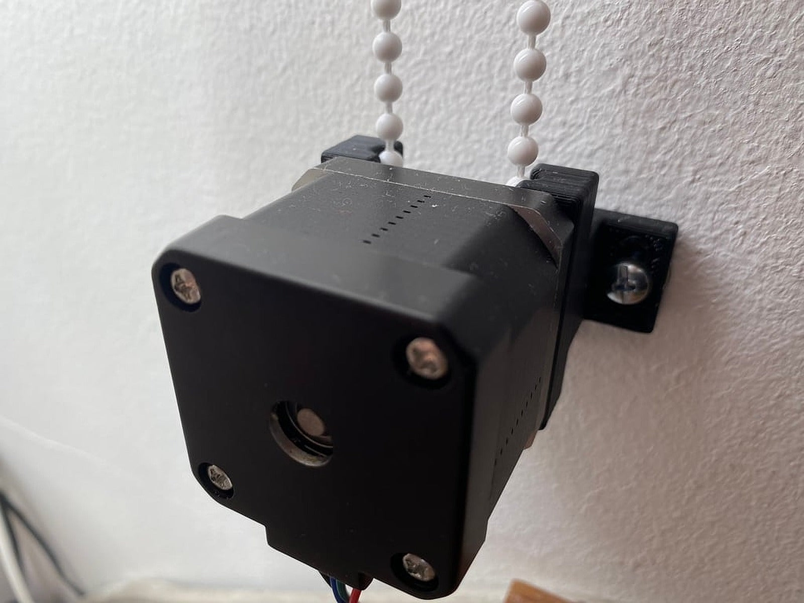 Minimalistic Motorized Roller Blinds - NEMA 17 stepper motor gear and mount – 3D Baskı Modeli
