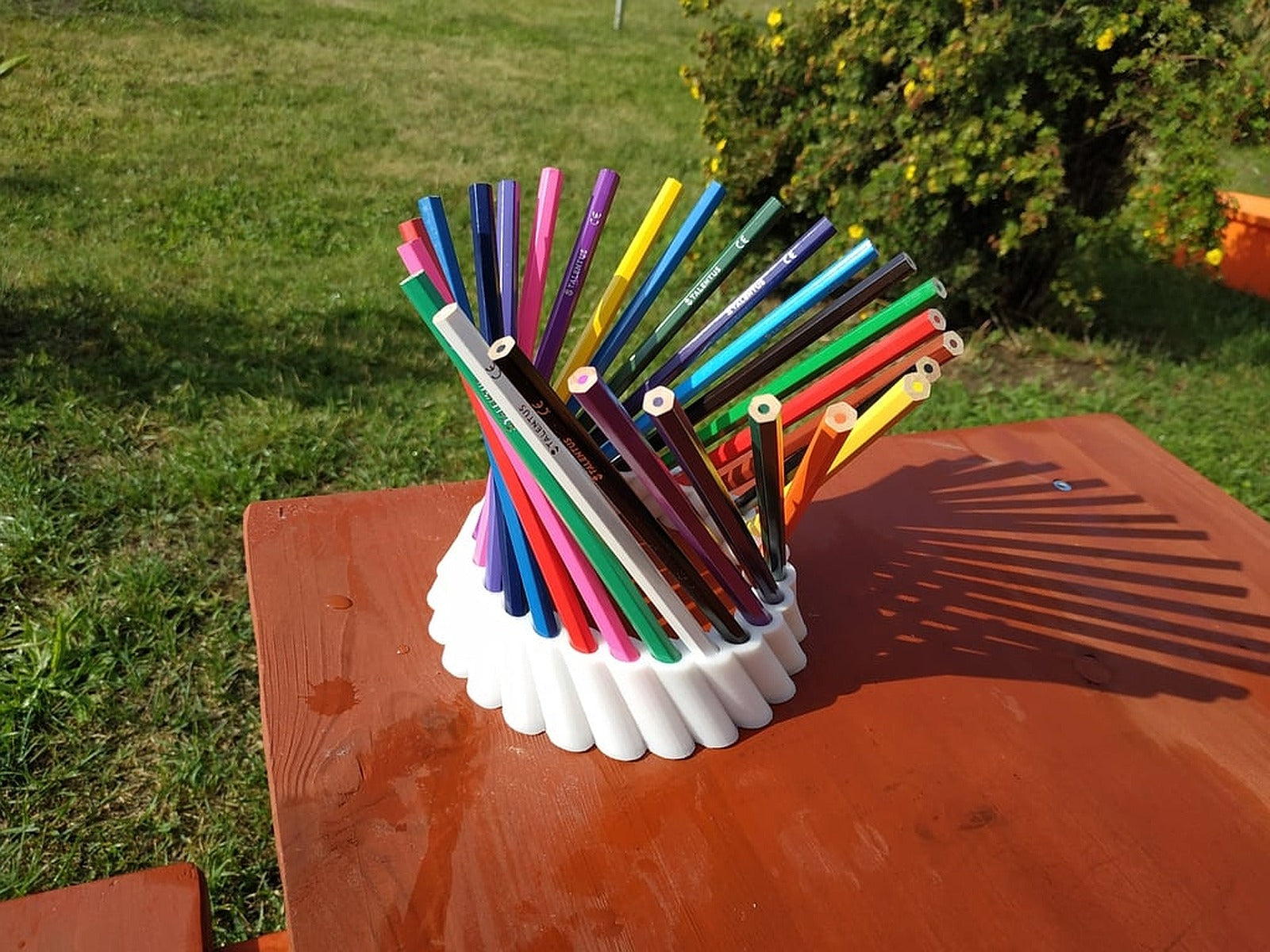 Hyperboloid 25pcs kalem stand – 3D Baskı Modeli