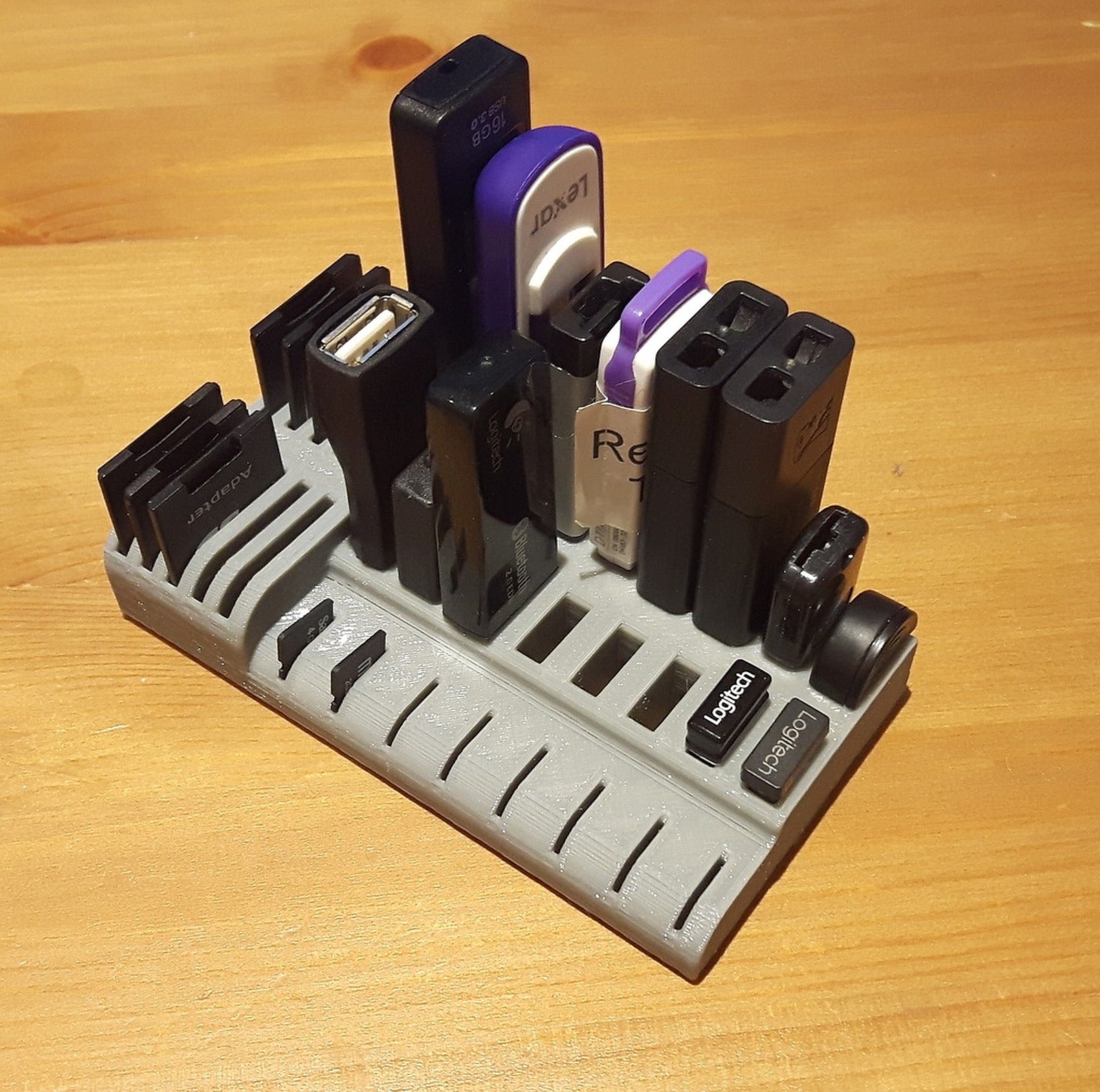 Hanzy USB stand micro SD card MicroSD kutu/düzenleyici Large – 3D Baskı Modeli