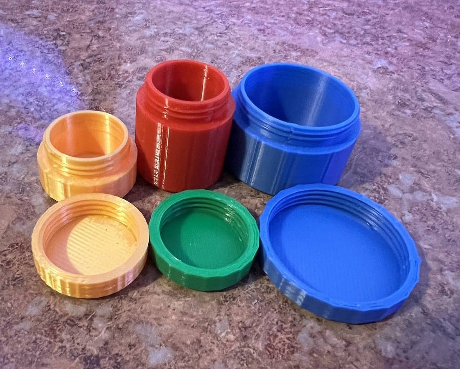 Round Containers with screw-on lid – 3D Baskı Modeli