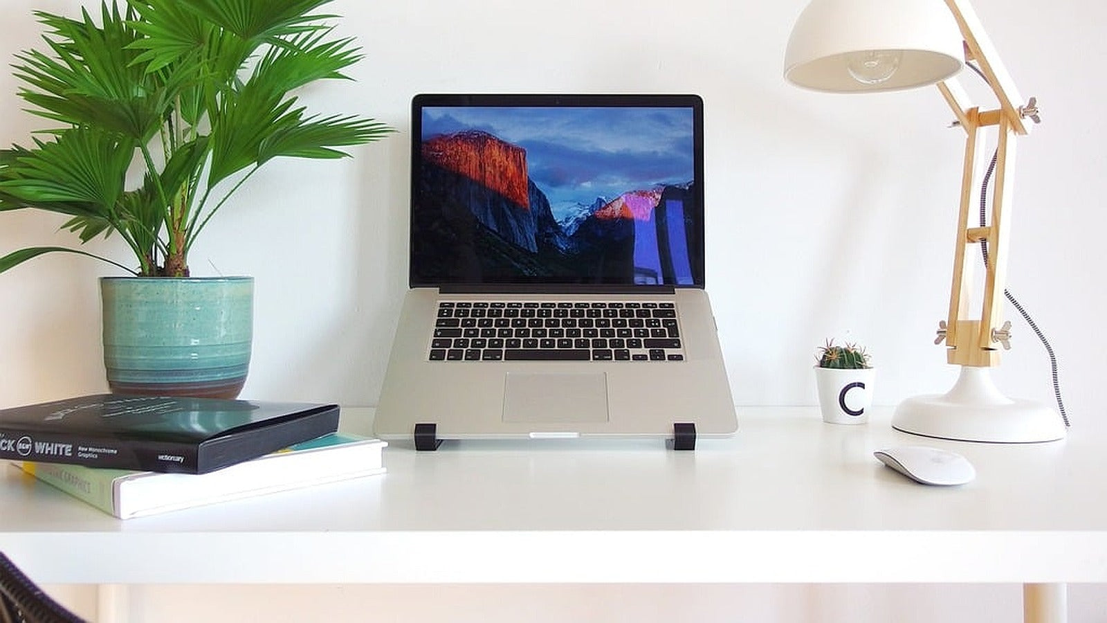 The geometric stand for MacBook Pro Retina – 3D Baskı Modeli