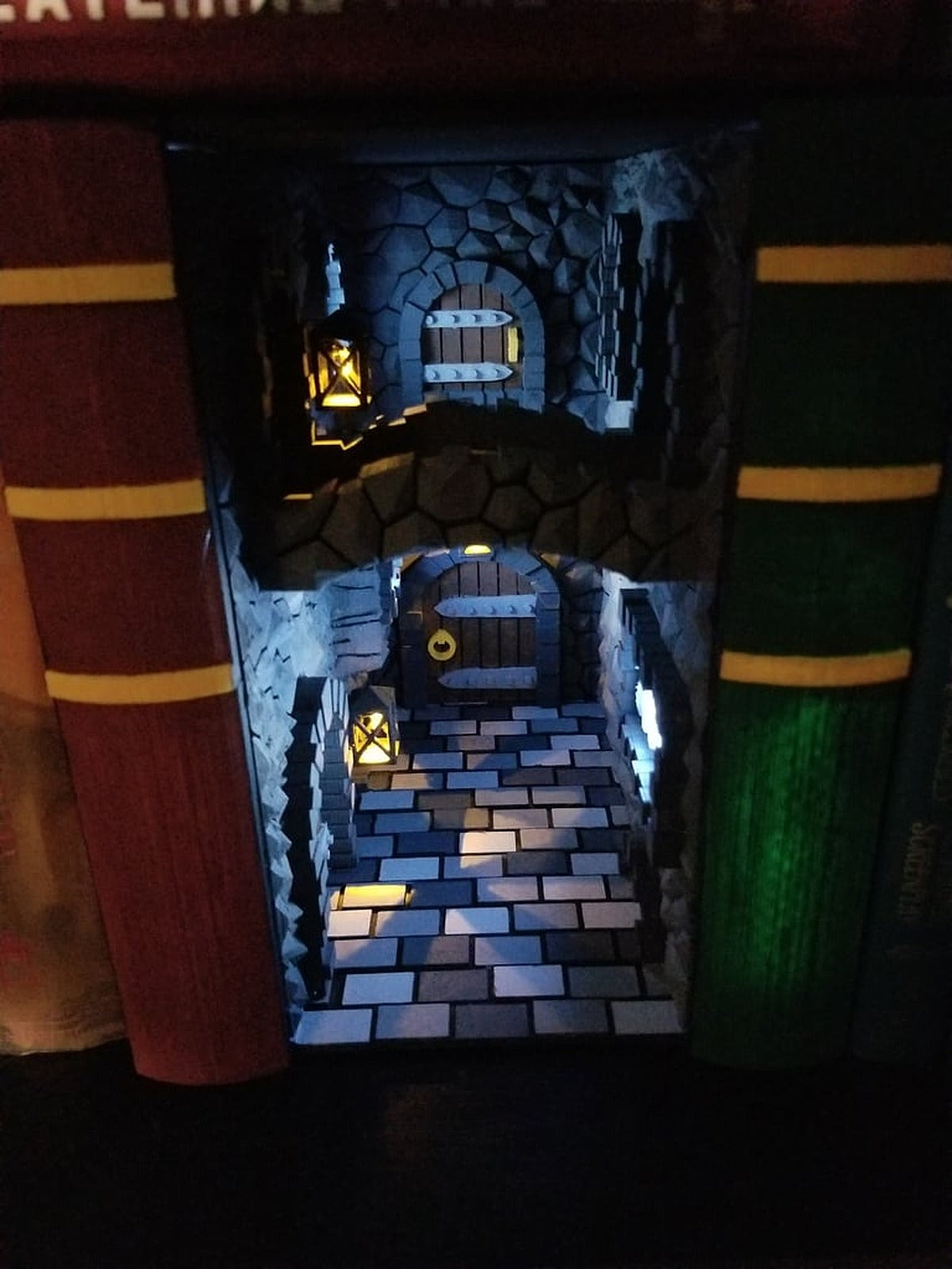 Fantasy Alleyway Book Nook – 3D Baskı Modeli