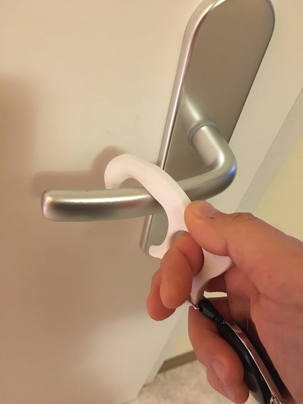 Savegrabber - open door without touching the handle, (dont forget to donate;-)) press knobs without touching - additional barrier for the coronavirus and other  germs – 3D Baskı Modeli