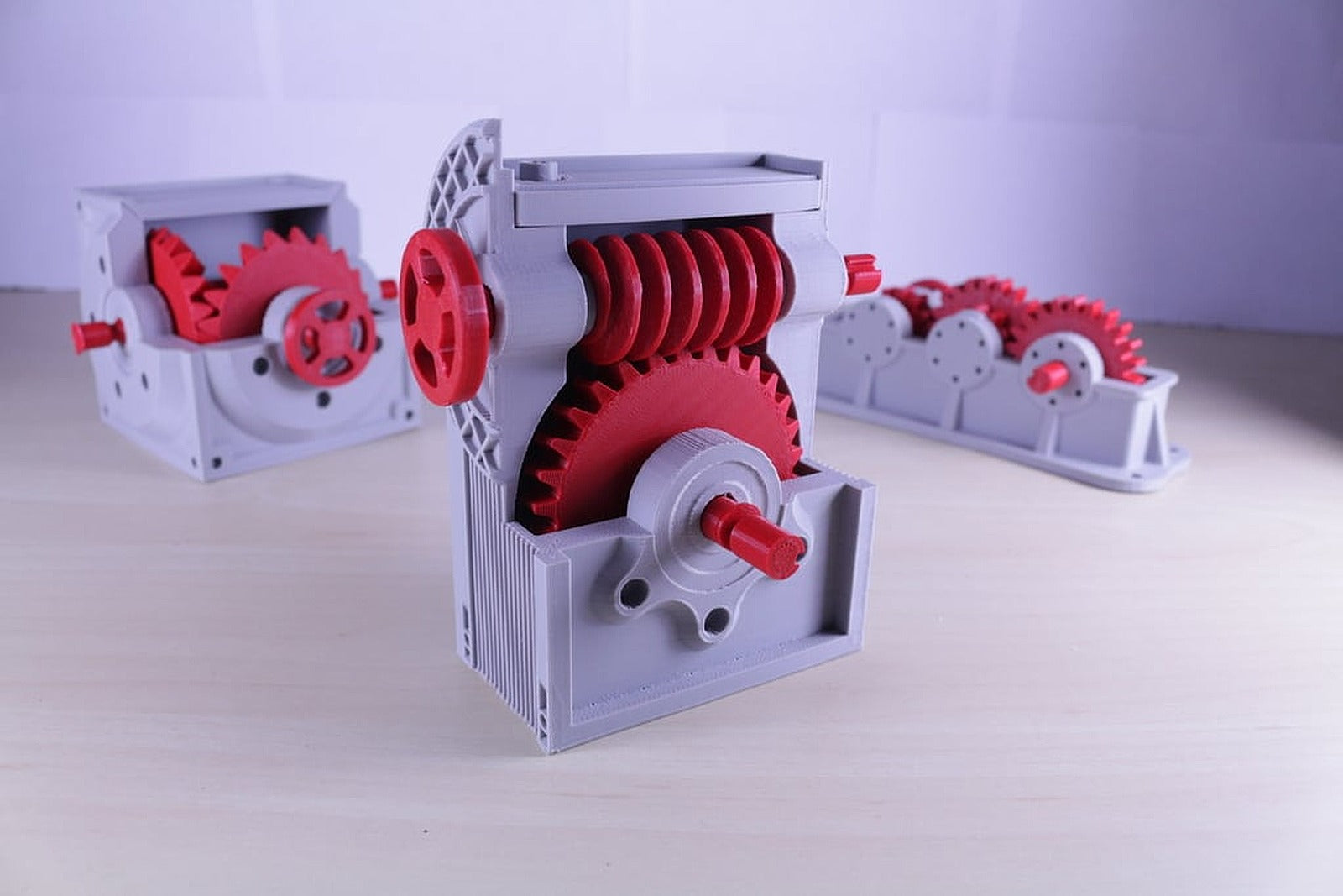 Industrial Worm Gearbox / Gear Reducer (Cutaway version) – 3D Baskı Modeli