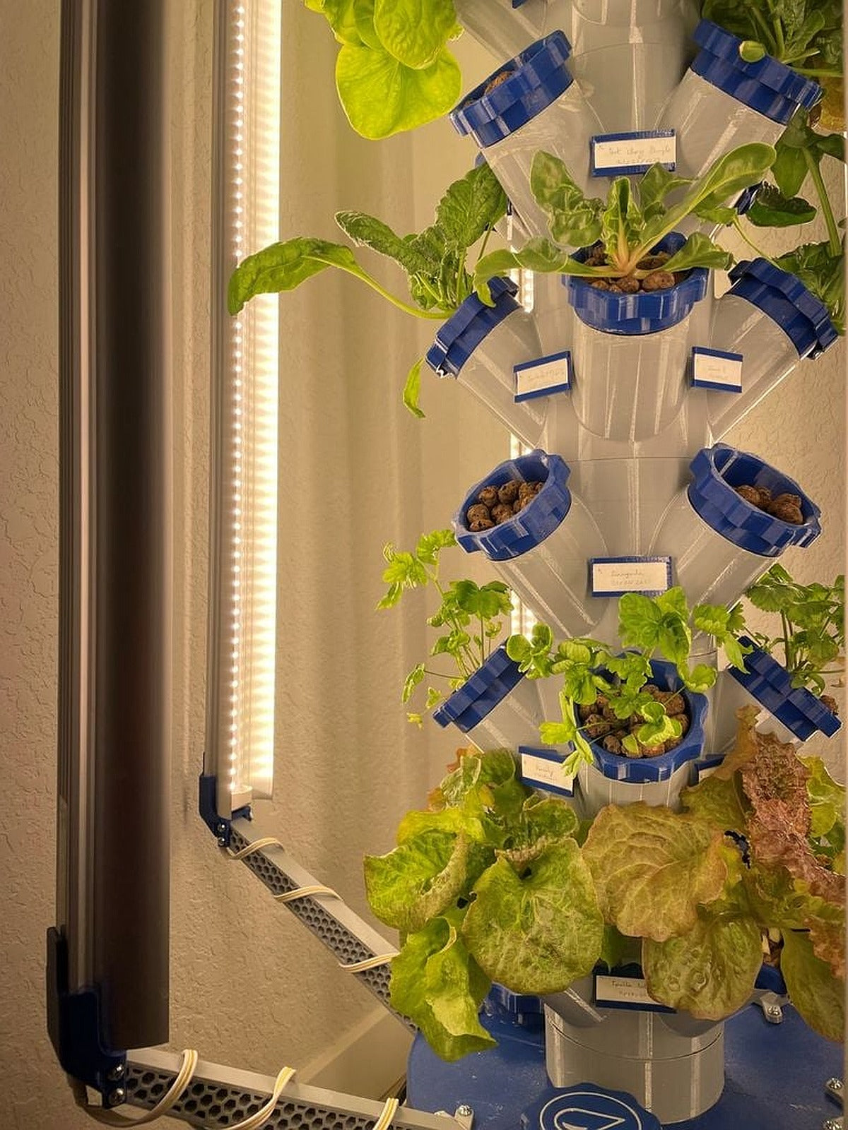 Modular Hydroponics Tower w/ Grow Lights – 3D Baskı Modeli