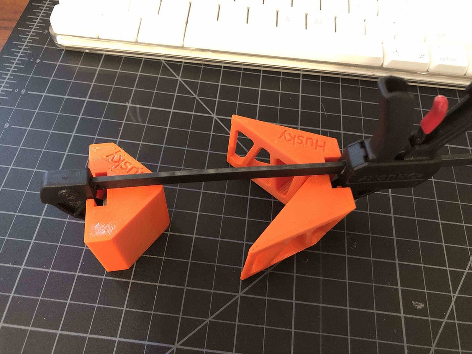 Husky Corner Clamp 90º – 3D Baskı Modeli