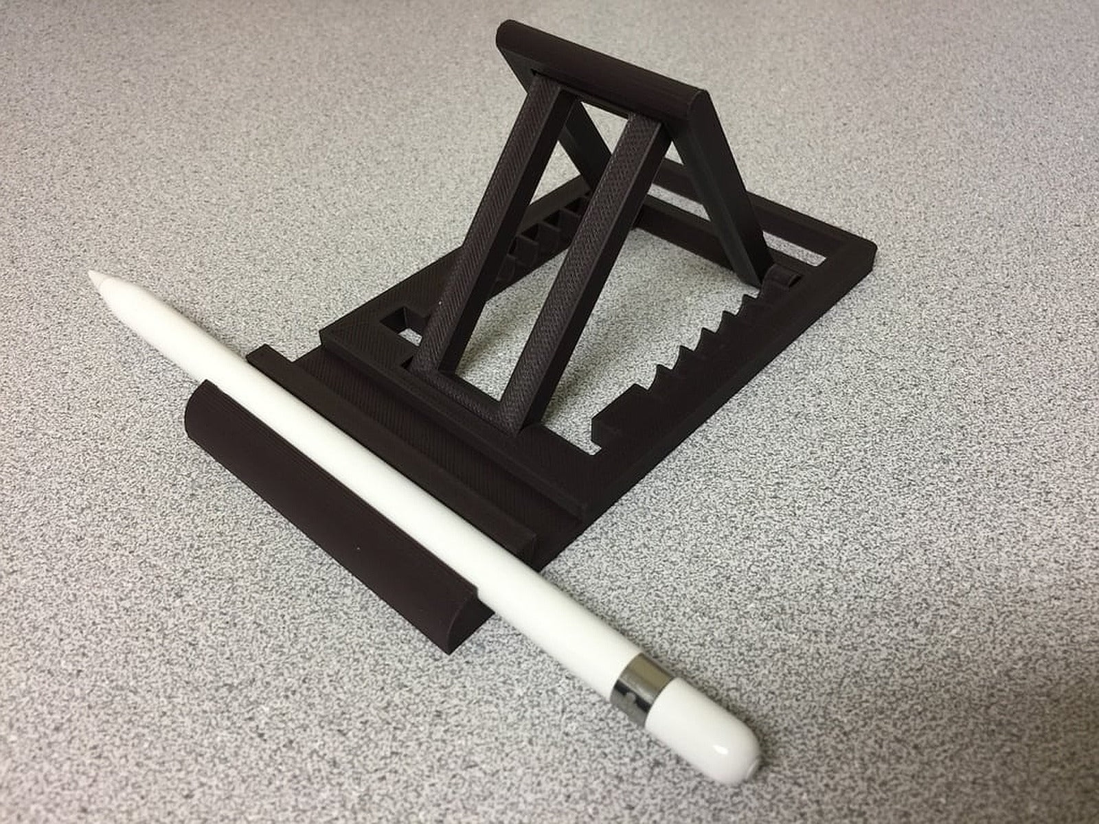 iPad Pro stand with kurşun kalem stand – 3D Baskı Modeli