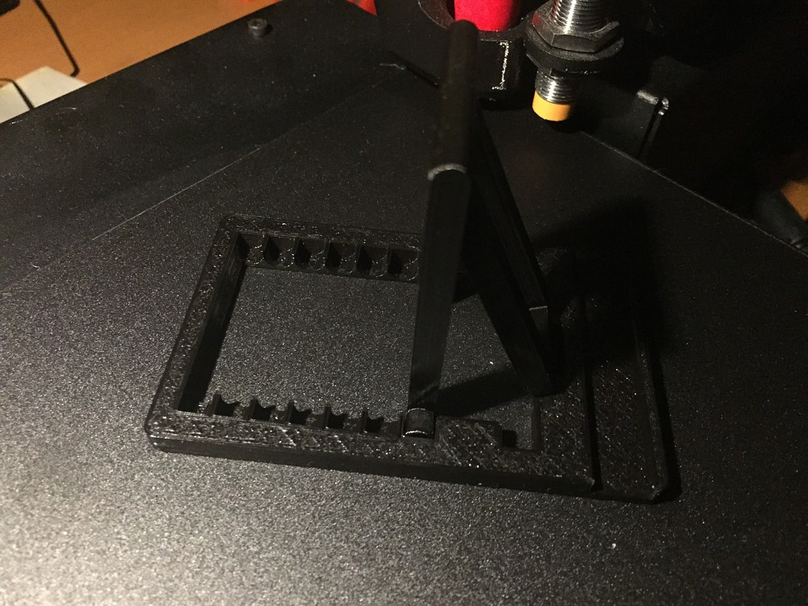 Universal telefon/tablet stand with adjustable angle. – 3D Baskı Modeli