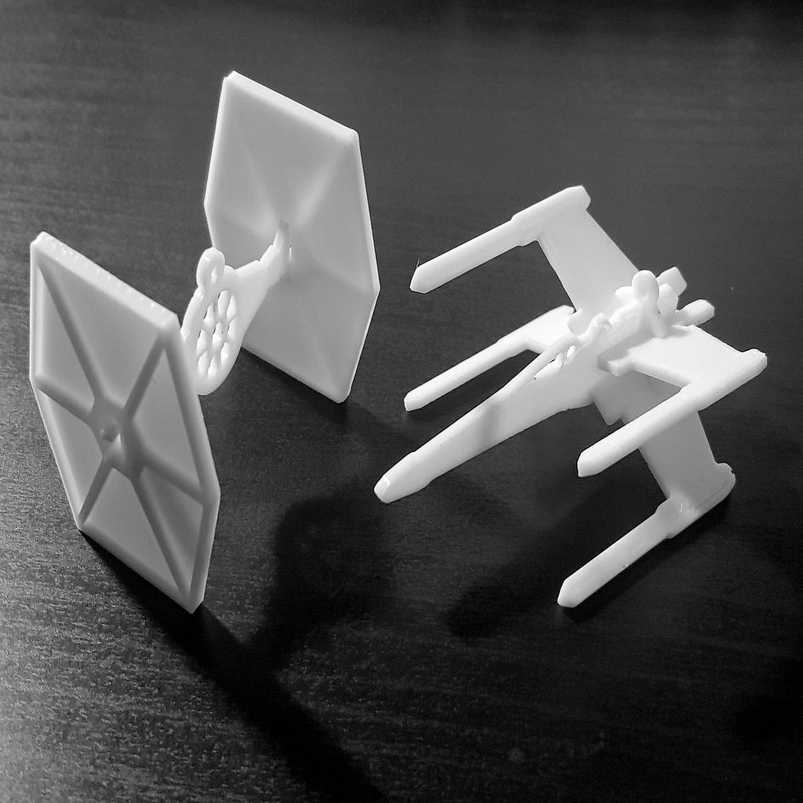 Tie Fighter Ornament with Panels – 3D Baskı Modeli