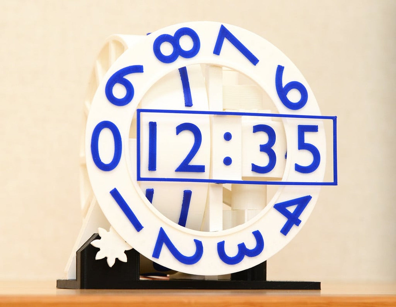 Triaxial Numechron Clock – 3D Baskı Modeli