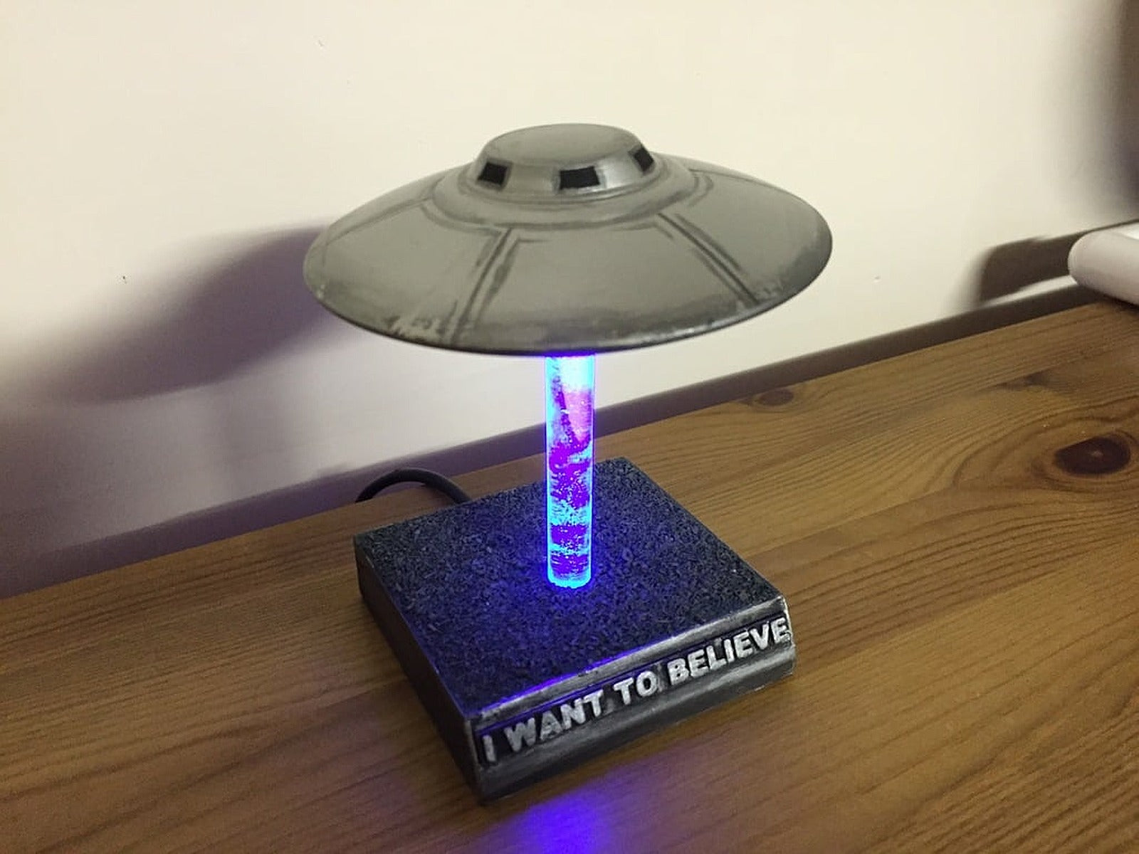 USB powered LED UFO Desk Display Light - I Want To Believe – 3D Baskı Modeli