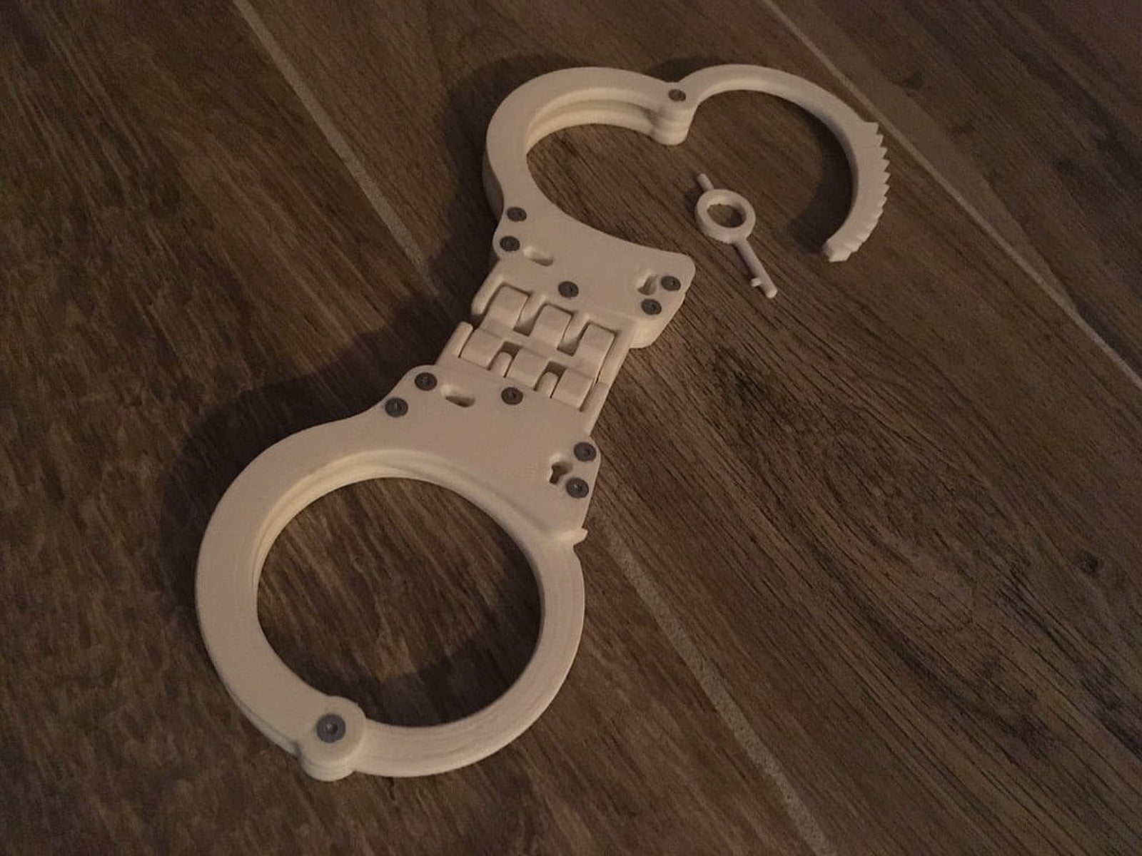 Hinged Handcuffs | Realistic – 3D Baskı Modeli