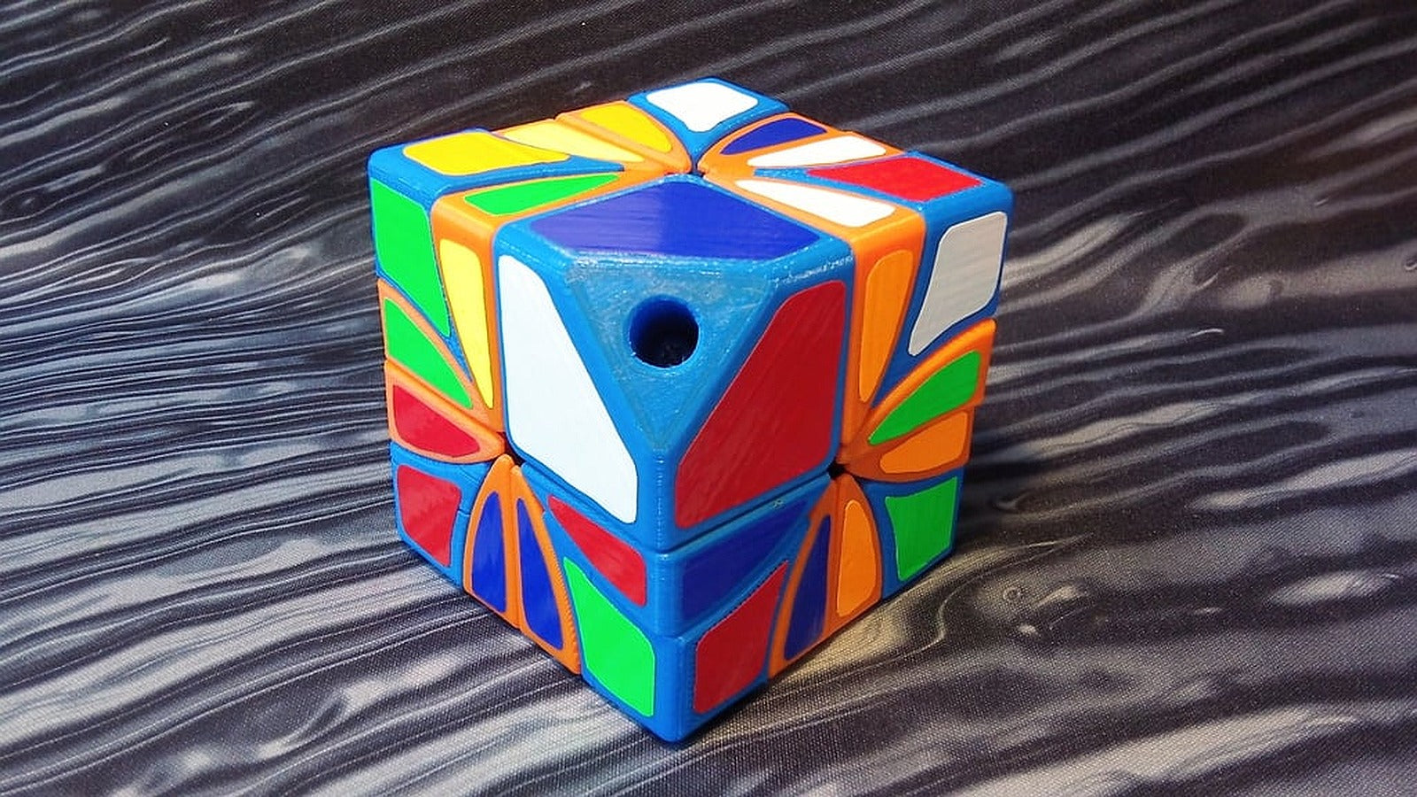 Asymmetrical Dino 2x2 Rubik's Cube – 3D Baskı Modeli