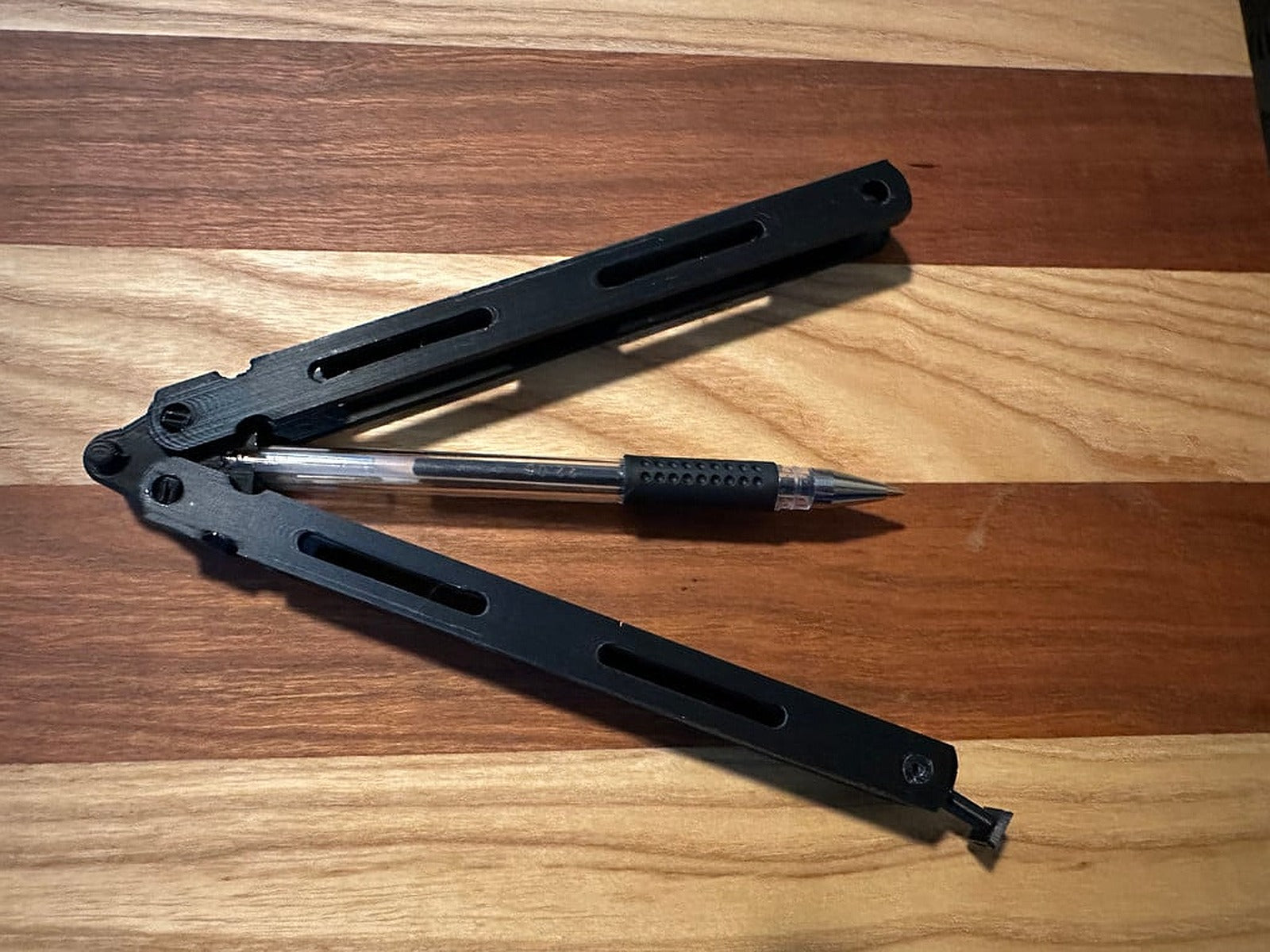 Balisong, Butterfly Knife kalem stand – 3D Baskı Modeli