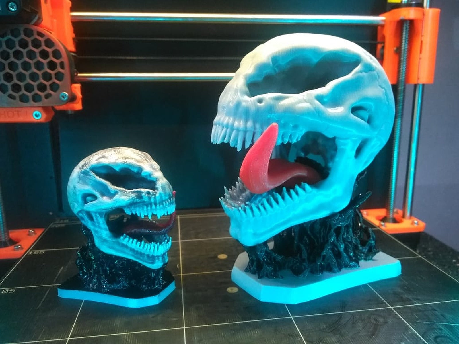Venom skull with base – 3D Baskı Modeli