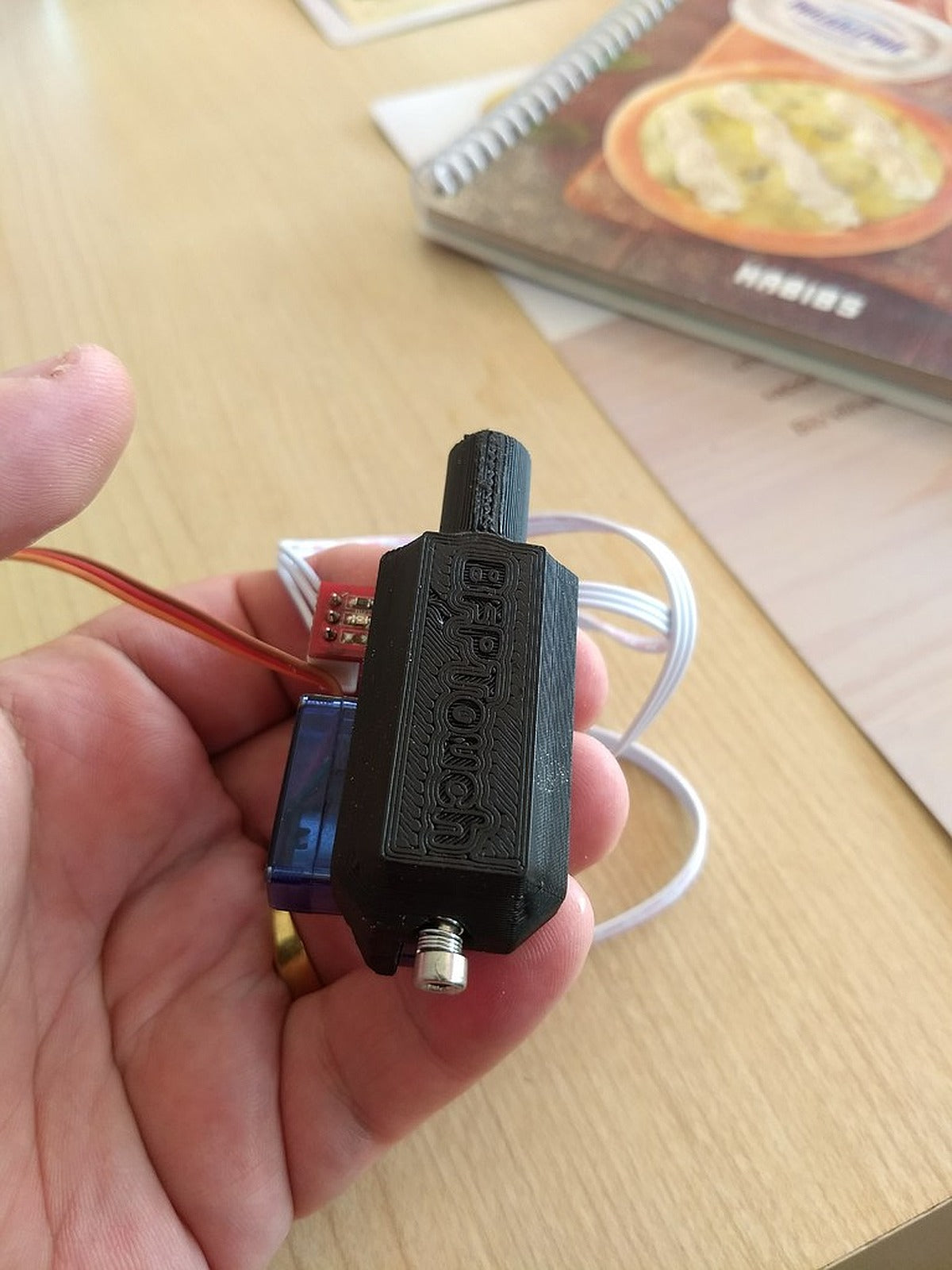 BFPTouch - Poor's man BLtouch. A simple, cheap, neat, precise, compact and reliable any surface Z Proble for bed leveling. – 3D Baskı Modeli