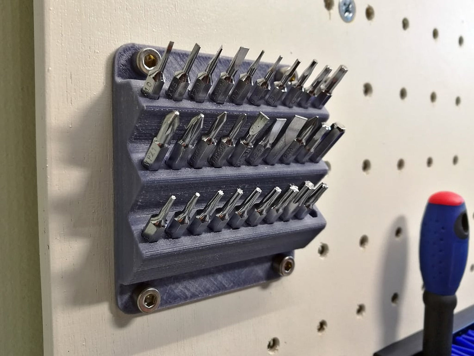 Screwdriver bit wall mount – 3D Baskı Modeli