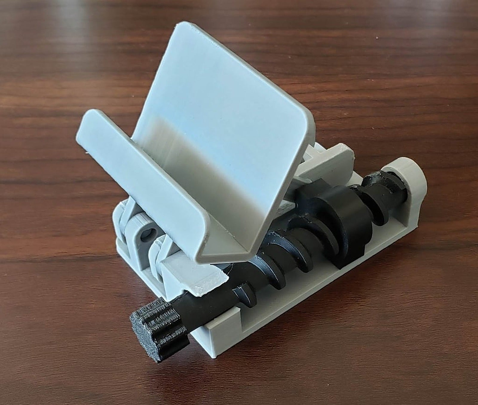 Screw Adjustable telefon stand – 3D Baskı Modeli