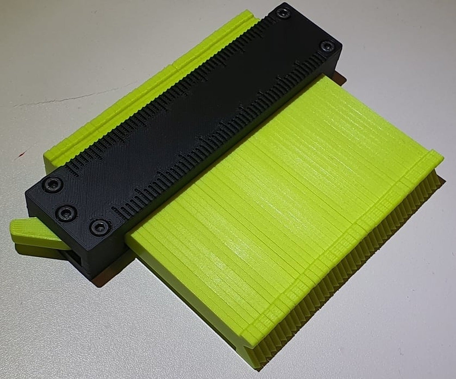 Lockable Contour Gauge – 3D Baskı Modeli